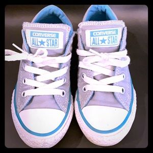 Kids converse